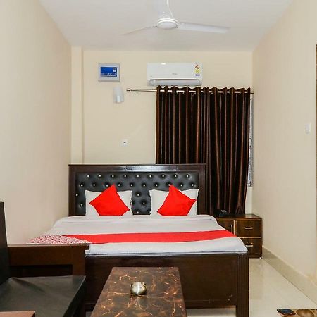 Oyo 40407 Cordial Courtesy Hotel Nowgong Exterior photo