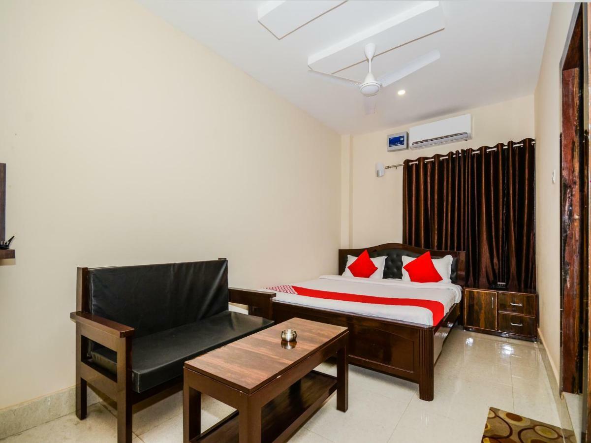 Oyo 40407 Cordial Courtesy Hotel Nowgong Exterior photo