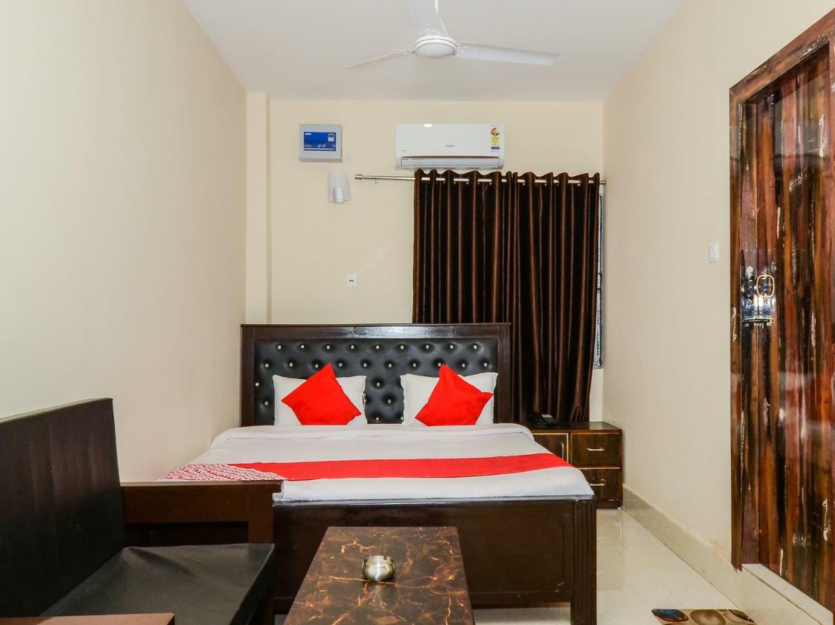 Oyo 40407 Cordial Courtesy Hotel Nowgong Exterior photo