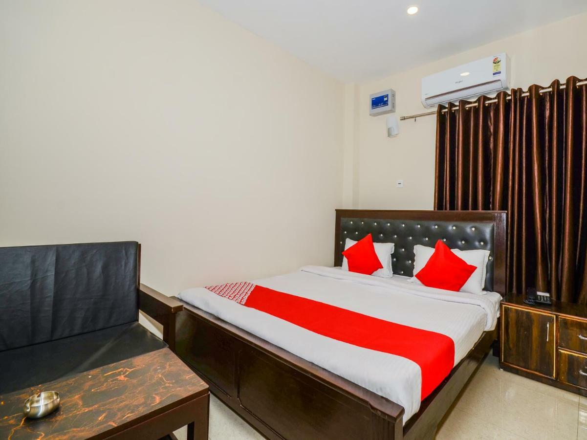 Oyo 40407 Cordial Courtesy Hotel Nowgong Exterior photo