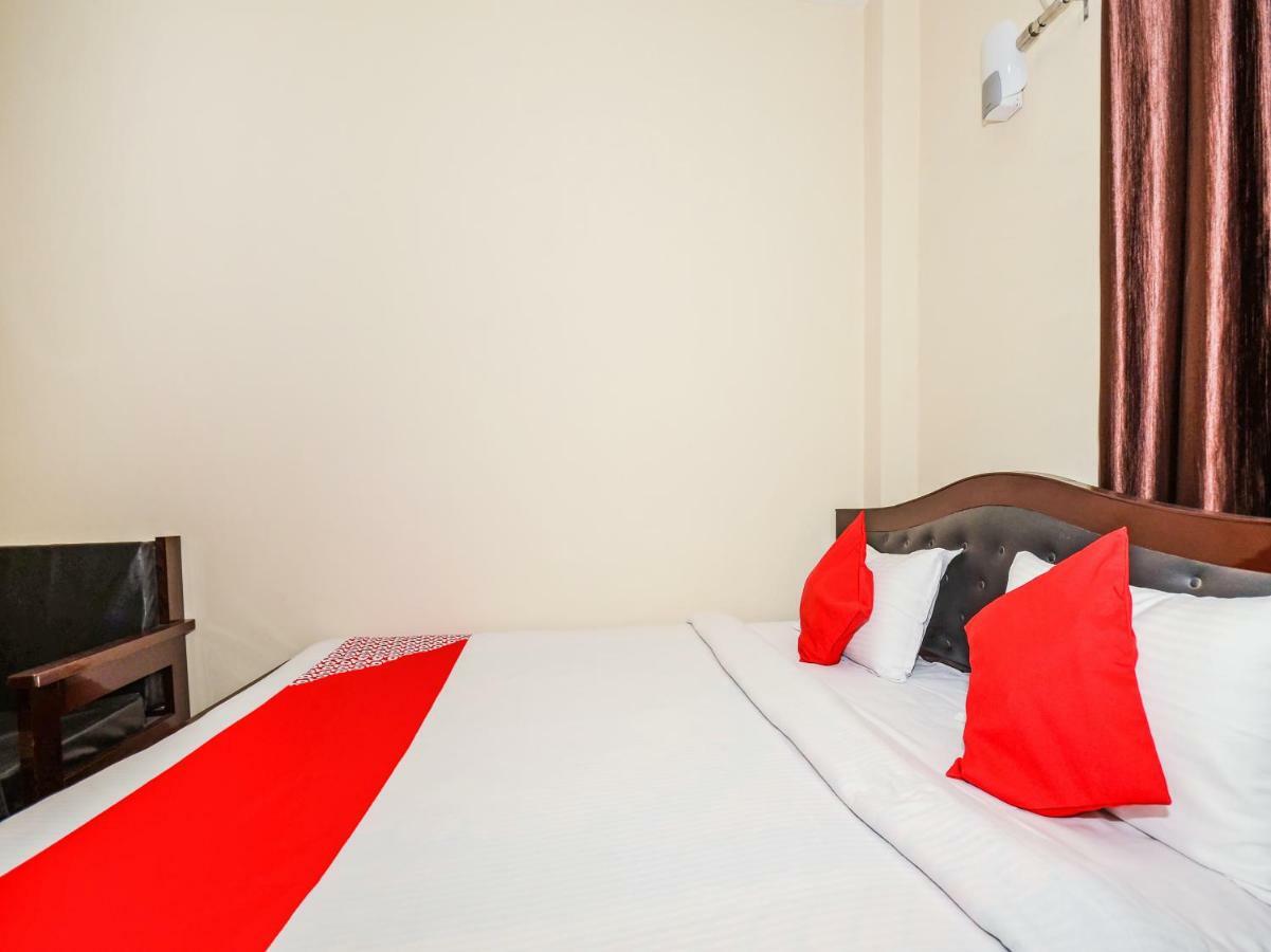Oyo 40407 Cordial Courtesy Hotel Nowgong Exterior photo