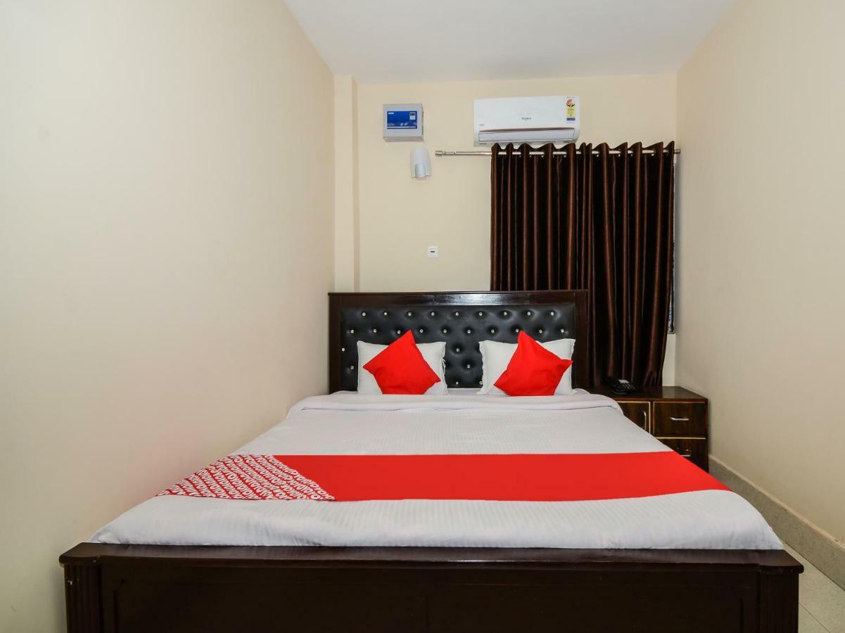 Oyo 40407 Cordial Courtesy Hotel Nowgong Exterior photo