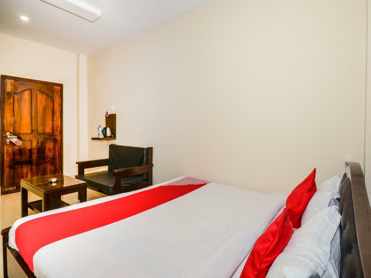 Oyo 40407 Cordial Courtesy Hotel Nowgong Exterior photo
