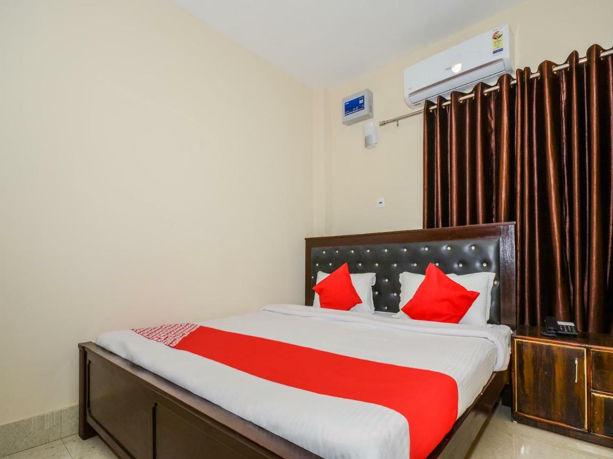 Oyo 40407 Cordial Courtesy Hotel Nowgong Exterior photo