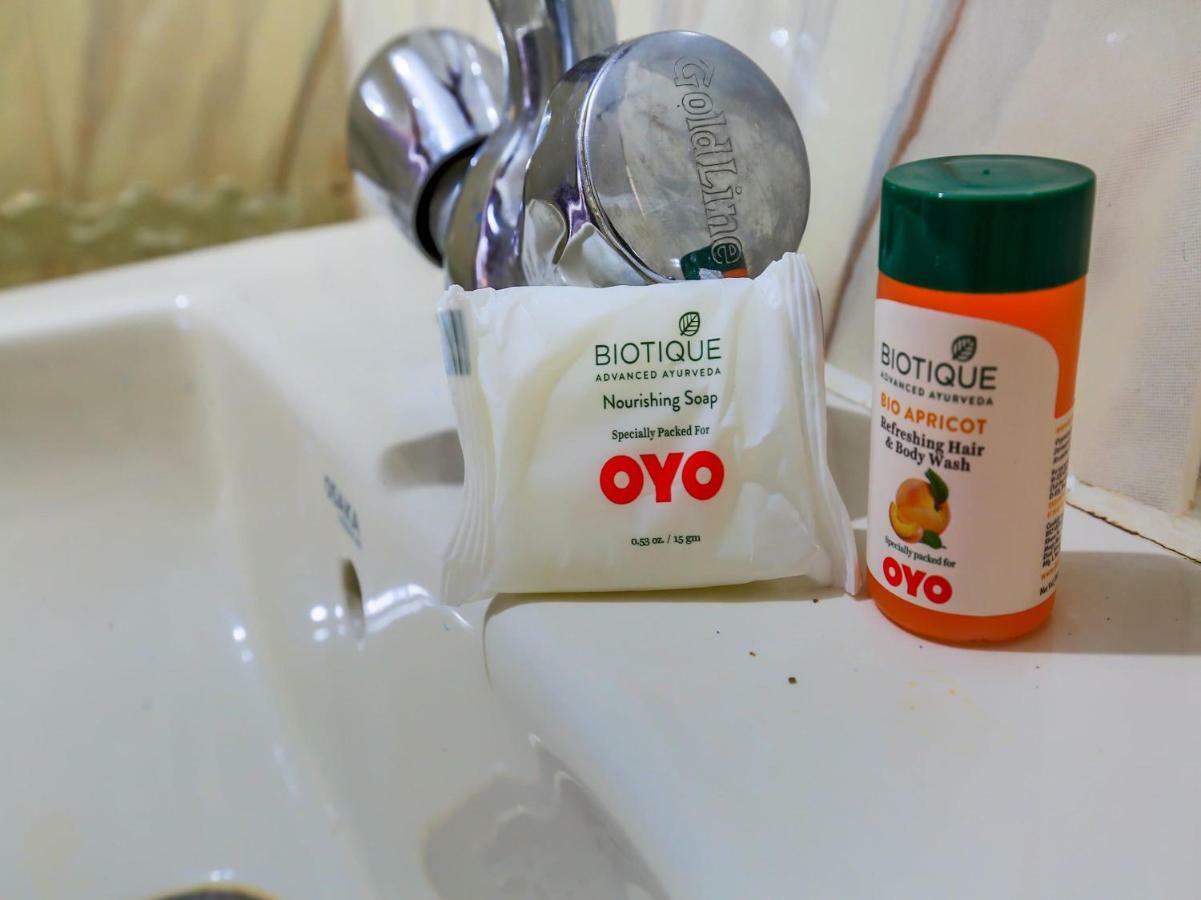 Oyo 40407 Cordial Courtesy Hotel Nowgong Exterior photo